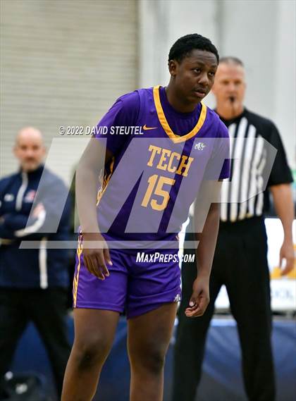 Thumbnail 2 in Oakland Tech vs. Dublin (Gridley Invitational) photogallery.