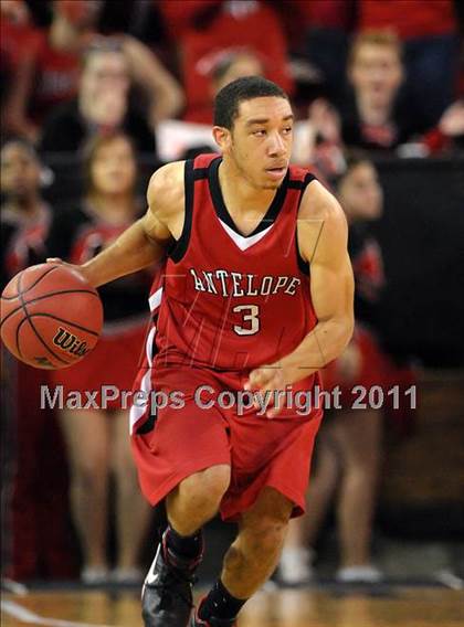 Thumbnail 1 in Antelope vs. Woodcreek (CIF SJS D2 Playoffs) photogallery.