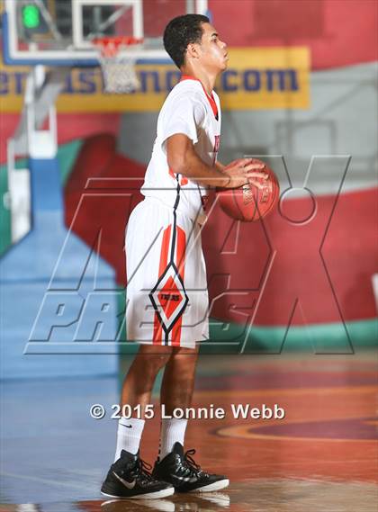 Thumbnail 2 in Clarkstown South vs White Plains (Hoops for a Cure Showcase) photogallery.