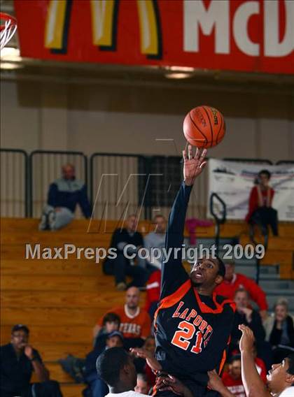 Thumbnail 1 in La Porte vs. Bellaire (McDonalds Texas Invitational) photogallery.