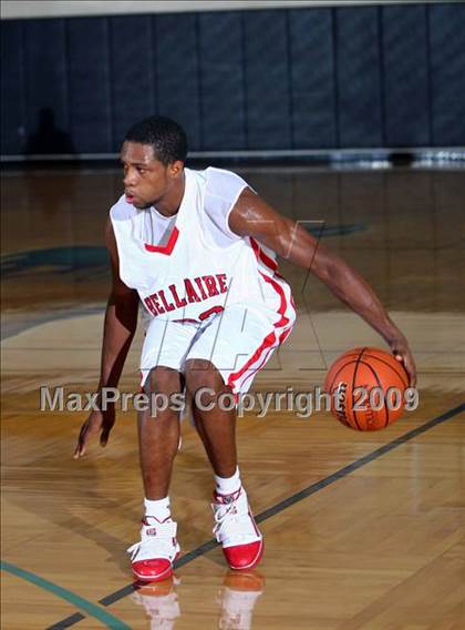 Thumbnail 2 in La Porte vs. Bellaire (McDonalds Texas Invitational) photogallery.