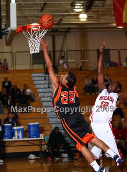 Thumbnail 2 in La Porte vs. Bellaire (McDonalds Texas Invitational) photogallery.