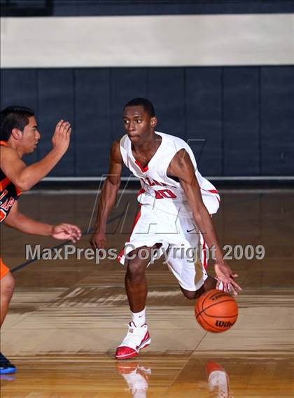 Thumbnail 3 in La Porte vs. Bellaire (McDonalds Texas Invitational) photogallery.