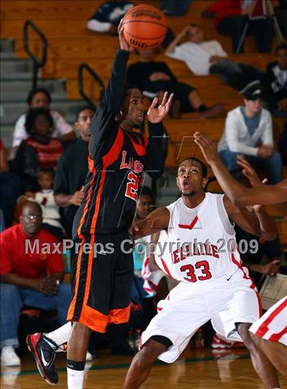 Thumbnail 3 in La Porte vs. Bellaire (McDonalds Texas Invitational) photogallery.
