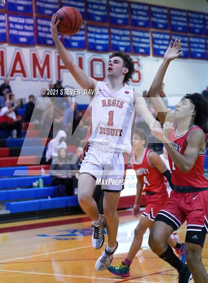 Thumbnail 3 in Regis Jesuit vs. Brophy College Prep photogallery.