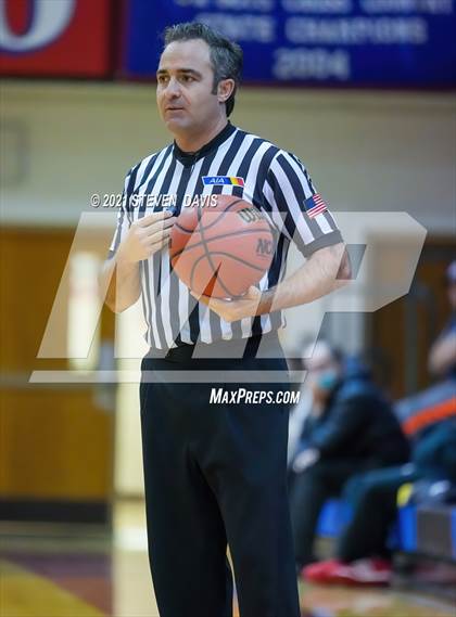 Thumbnail 3 in Regis Jesuit vs. Brophy College Prep photogallery.