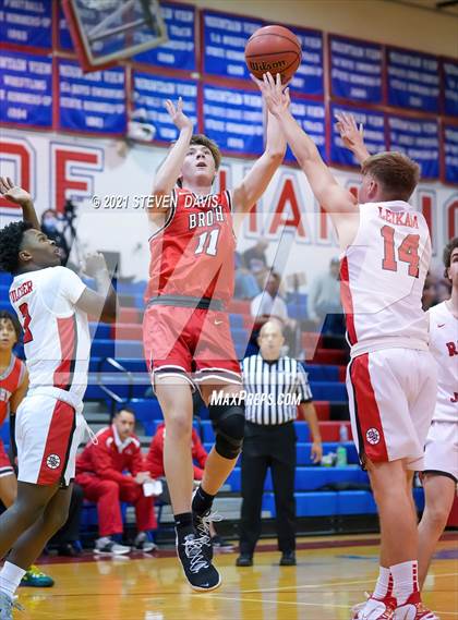 Thumbnail 3 in Regis Jesuit vs. Brophy College Prep photogallery.