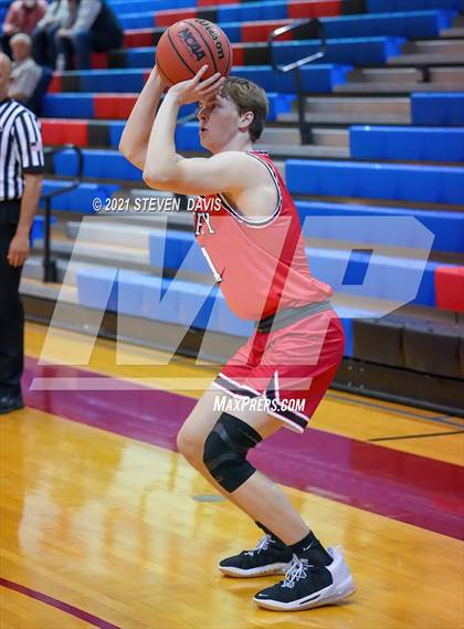 Thumbnail 1 in Regis Jesuit vs. Brophy College Prep photogallery.