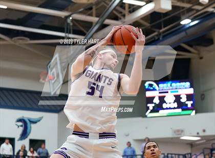 Thumbnail 1 in Franklin Central vs. Ben Davis (IHSAA 4A Sectional 11 semi-final) photogallery.