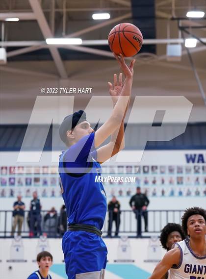 Thumbnail 3 in Franklin Central vs. Ben Davis (IHSAA 4A Sectional 11 semi-final) photogallery.