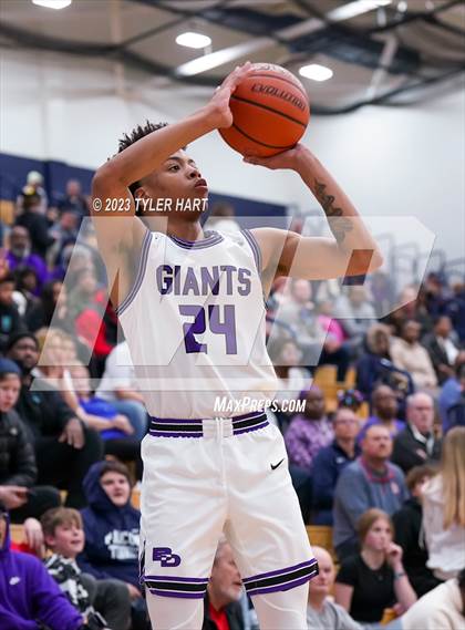 Thumbnail 1 in Franklin Central vs. Ben Davis (IHSAA 4A Sectional 11 semi-final) photogallery.