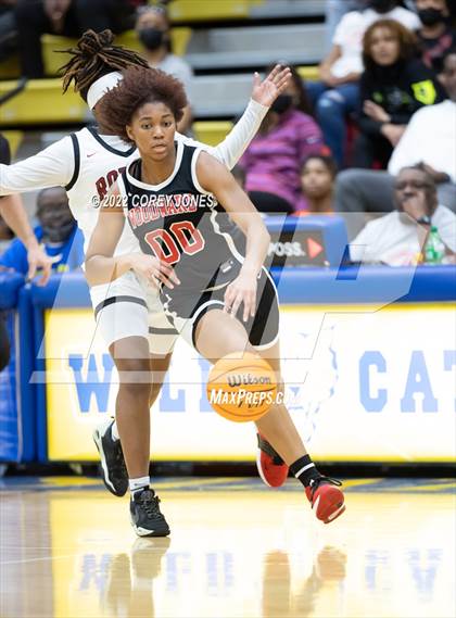 Thumbnail 1 in Woodward Academy vs Warner Robins (GHSA 5A Final Four Playoff) photogallery.