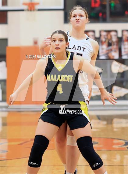 Thumbnail 2 in Grand Saline vs Malakoff photogallery.