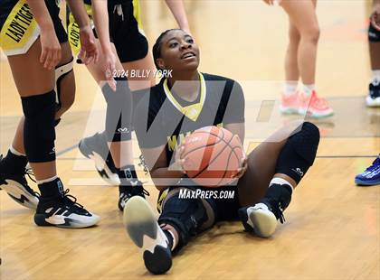 Thumbnail 1 in Grand Saline vs Malakoff photogallery.