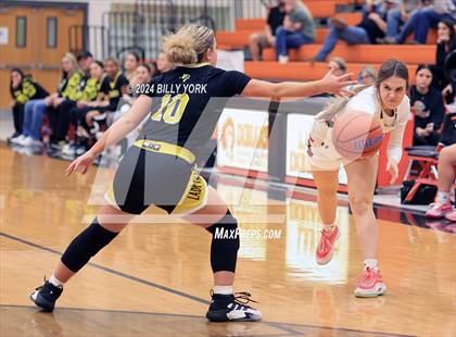 Thumbnail 3 in Grand Saline vs Malakoff photogallery.