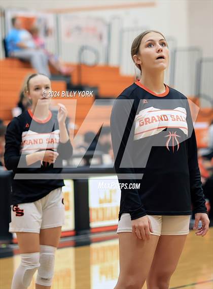 Thumbnail 2 in Grand Saline vs Malakoff photogallery.