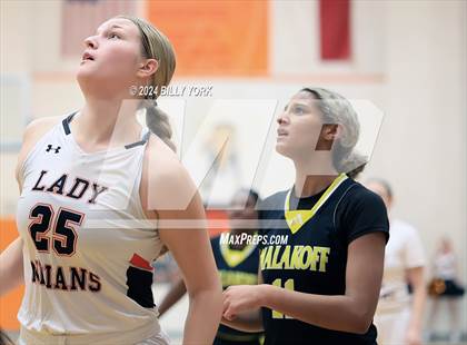 Thumbnail 3 in Grand Saline vs Malakoff photogallery.