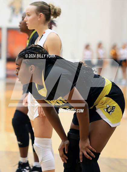 Thumbnail 2 in Grand Saline vs Malakoff photogallery.