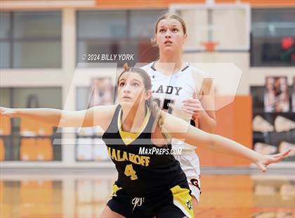 Thumbnail 2 in Grand Saline vs Malakoff photogallery.