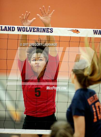 Thumbnail 2 in Liberty vs Wakeland photogallery.