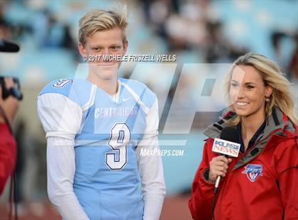 Thumbnail 3 in Hoover @ University City Homecoming photogallery.