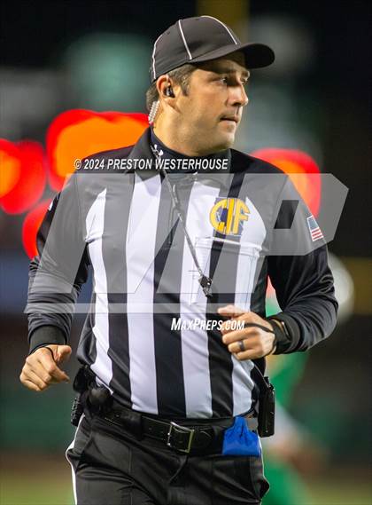 Thumbnail 2 in Pacifica vs Thousand Oaks (CIF SS Division 4 Semi-Final) photogallery.