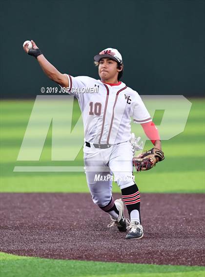 Thumbnail 3 in Madison vs Churchill photogallery.
