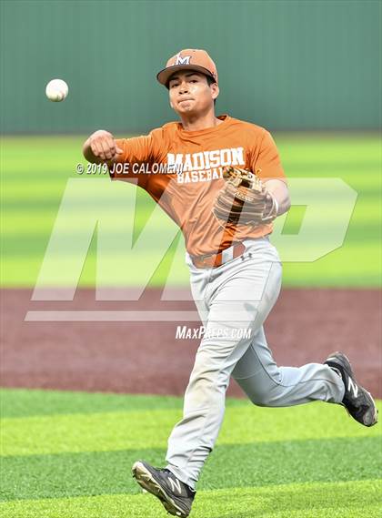 Thumbnail 2 in Madison vs Churchill photogallery.
