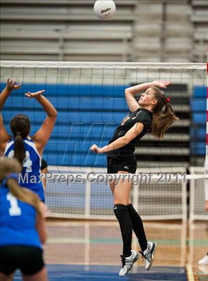Thumbnail 3 in Exeter-West Greenwich vs. Cumberland (RIIL D2 Final) photogallery.