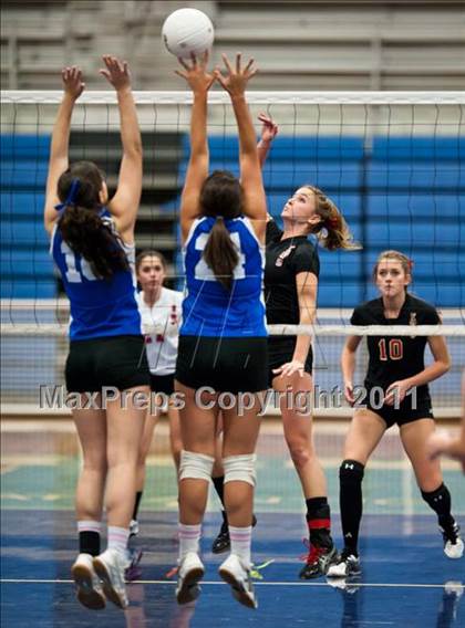 Thumbnail 2 in Exeter-West Greenwich vs. Cumberland (RIIL D2 Final) photogallery.