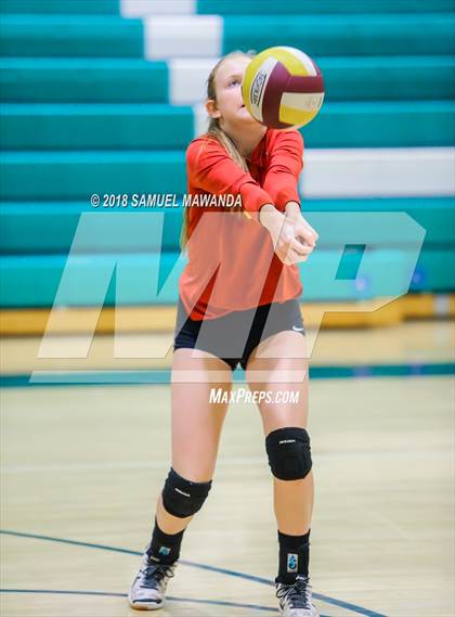 Thumbnail 1 in El Camino Real vs Mammoth (CIF State D5 Regional Semifinal) photogallery.