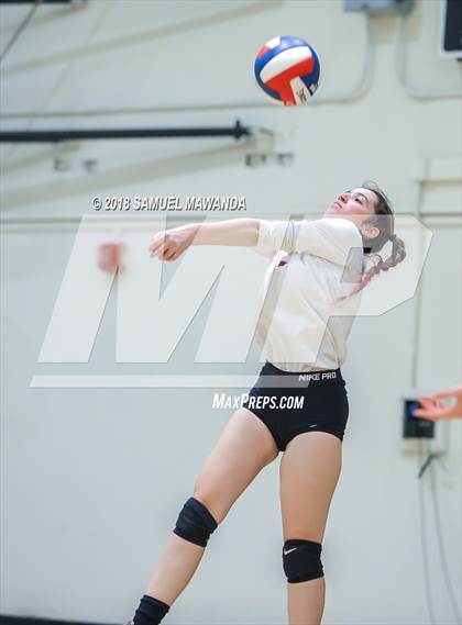 Thumbnail 2 in El Camino Real vs Mammoth (CIF State D5 Regional Semifinal) photogallery.
