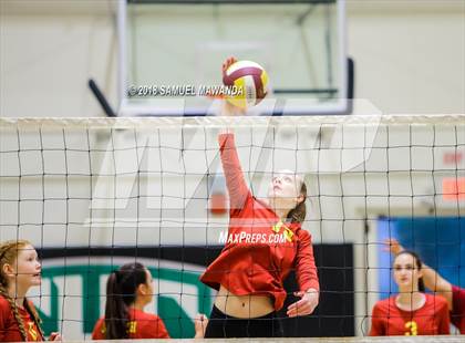 Thumbnail 2 in El Camino Real vs Mammoth (CIF State D5 Regional Semifinal) photogallery.
