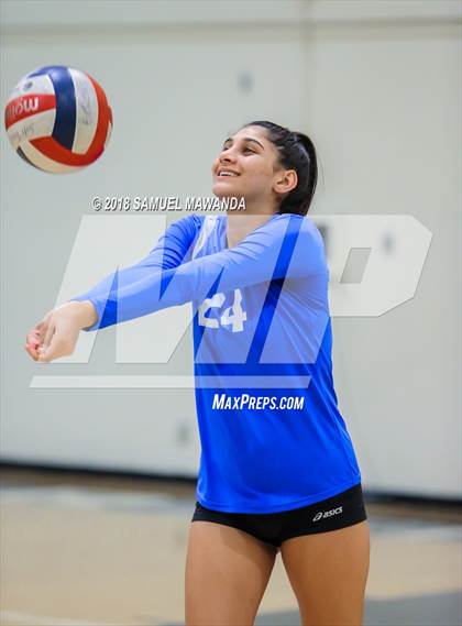 Thumbnail 3 in El Camino Real vs Mammoth (CIF State D5 Regional Semifinal) photogallery.