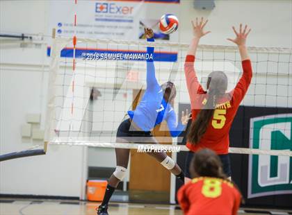 Thumbnail 1 in El Camino Real vs Mammoth (CIF State D5 Regional Semifinal) photogallery.
