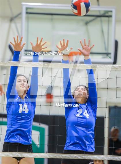 Thumbnail 3 in El Camino Real vs Mammoth (CIF State D5 Regional Semifinal) photogallery.