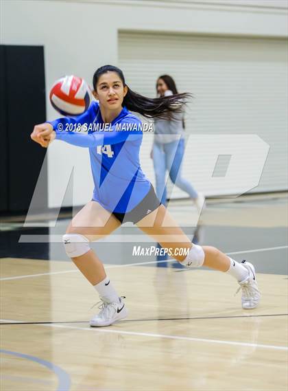 Thumbnail 2 in El Camino Real vs Mammoth (CIF State D5 Regional Semifinal) photogallery.