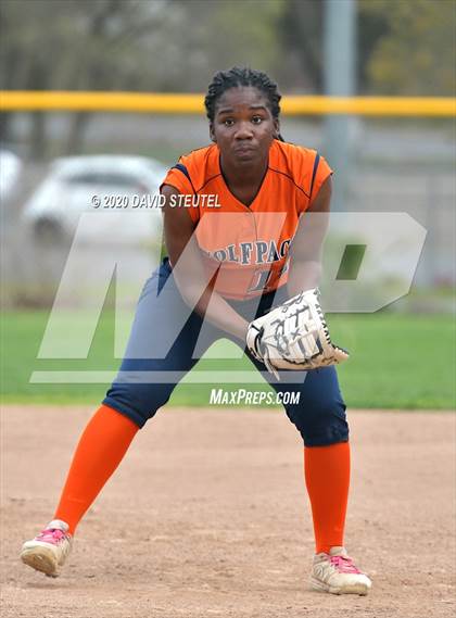 Thumbnail 3 in Lincoln vs. Cosumnes Oaks (Pre-Season T.O.C.) photogallery.