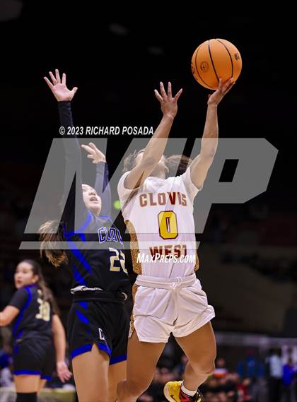 Thumbnail 2 in Clovis vs. Clovis West (CIF CS D1 Championship) photogallery.