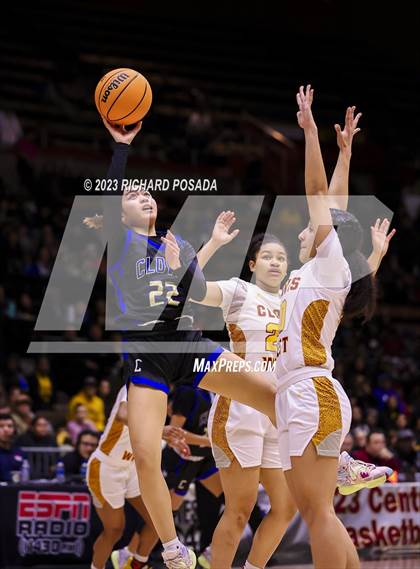 Thumbnail 3 in Clovis vs. Clovis West (CIF CS D1 Championship) photogallery.