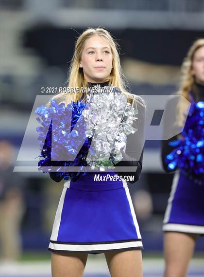 Thumbnail 2 in Stratford vs. Falls City (UIL Football 2A D1 Finals) photogallery.