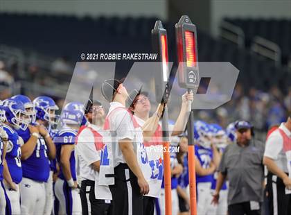 Thumbnail 3 in Stratford vs. Falls City (UIL Football 2A D1 Finals) photogallery.