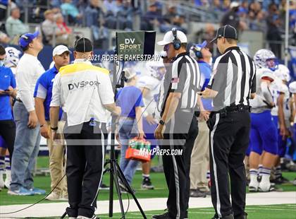 Thumbnail 2 in Stratford vs. Falls City (UIL Football 2A D1 Finals) photogallery.
