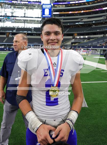 Thumbnail 3 in Stratford vs. Falls City (UIL Football 2A D1 Finals) photogallery.