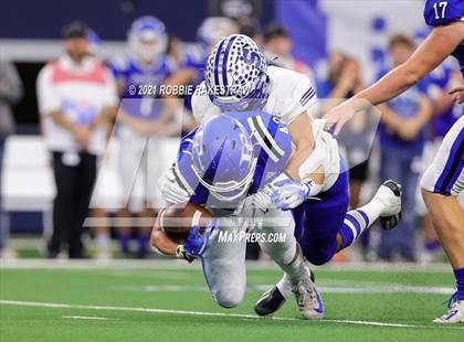 Thumbnail 1 in Stratford vs. Falls City (UIL Football 2A D1 Finals) photogallery.