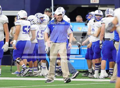 Thumbnail 1 in Stratford vs. Falls City (UIL Football 2A D1 Finals) photogallery.
