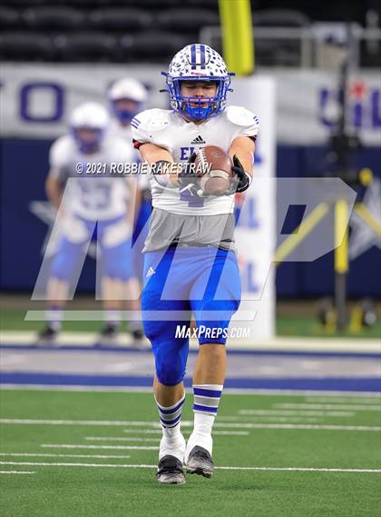 Thumbnail 2 in Stratford vs. Falls City (UIL Football 2A D1 Finals) photogallery.