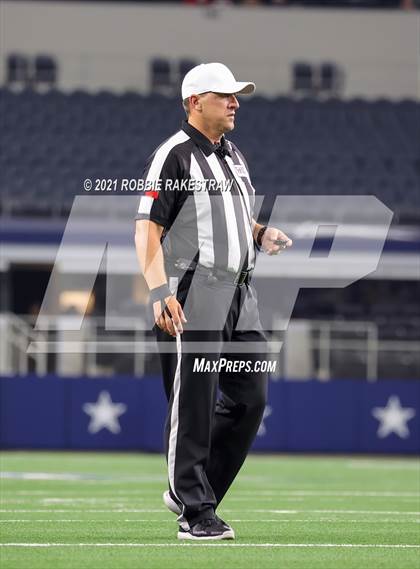 Thumbnail 3 in Stratford vs. Falls City (UIL Football 2A D1 Finals) photogallery.