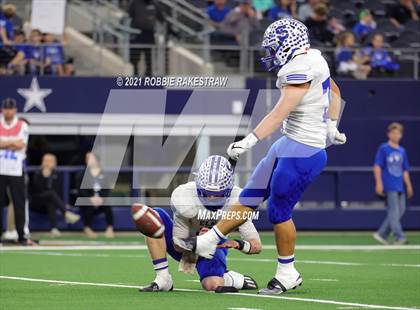 Thumbnail 3 in Stratford vs. Falls City (UIL Football 2A D1 Finals) photogallery.