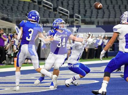 Thumbnail 2 in Stratford vs. Falls City (UIL Football 2A D1 Finals) photogallery.